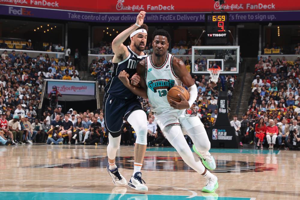 交媒体上留 交媒体上留